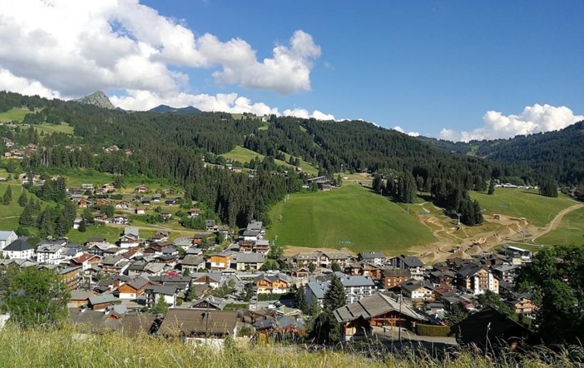 Location de vacances - Appartement à Les Gets - Village des Gets / été