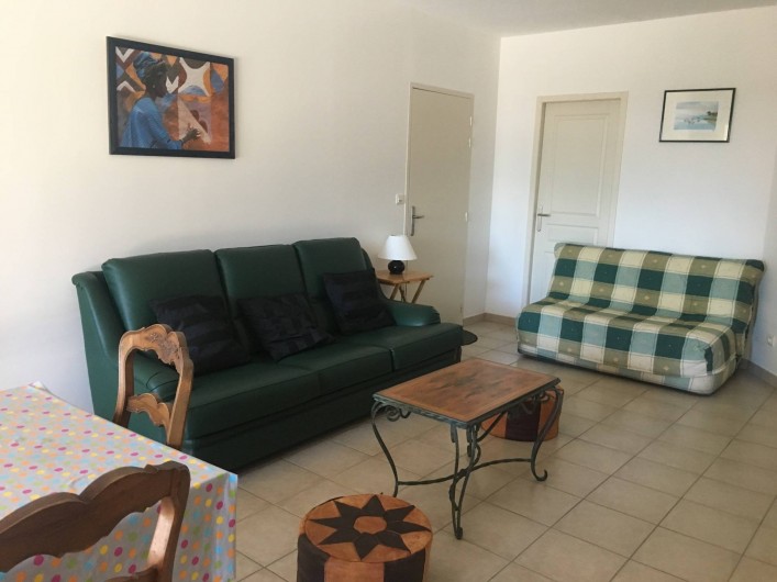 Location de vacances - Appartement à Villeneuve-lès-Avignon - Salon/salle à manger