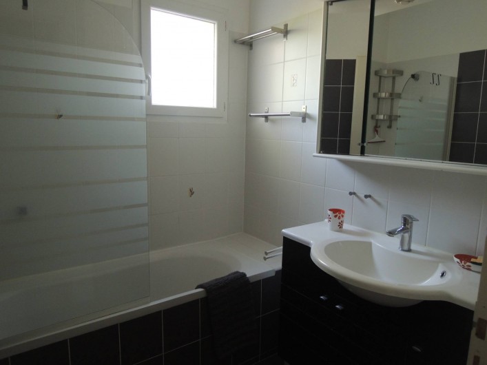 Location de vacances - Appartement à Villeneuve-lès-Avignon - La salle de bains