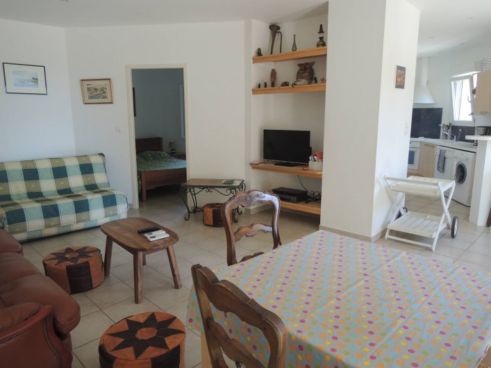 Location de vacances - Appartement à Villeneuve-lès-Avignon - Le BZ (à carreaux) (très bon couchage ) de 140 X190 La TV