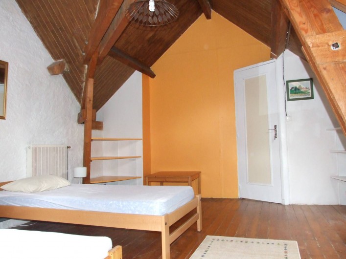 Location de vacances - Maison - Villa à Franchesse - Aile gauche, chambre les poutres.