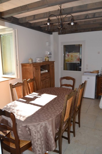 Location de vacances - Chambre d'hôtes à Pupillin - salle petits déjeuners