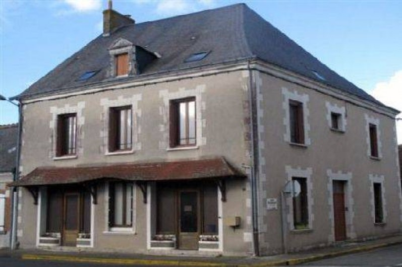 Location de vacances - Maison - Villa à Saint-Nicolas-des-Motets - façade extérieur 