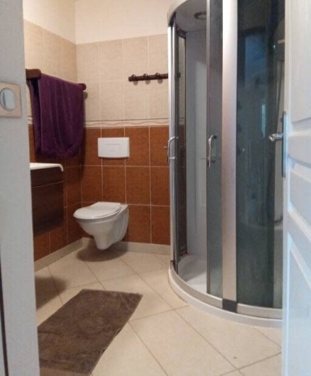 Location de vacances - Villa à Paladru - Rez de chaussé : salle de bain