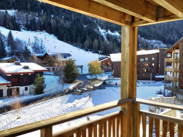 Location de vacances - Appartement à La Norma - Vue du balcon - Piste "Fontaine des Oiseaux" - Centre station