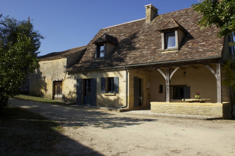 Location de vacances - Gîte à Saint-Avit-Sénieur - Avant du gîte sud
