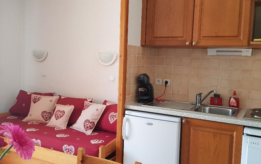 Location de vacances - Appartement à La Joue du Loup - le coin salon et cuisine