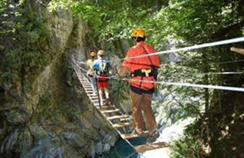 Location de vacances - Gîte à Esquièze-Sère - Tyrolienne  à   Luz