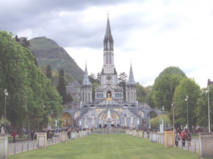 Location de vacances - Gîte à Esquièze-Sère - BASILIQUE  GROTTE DE LOURDES