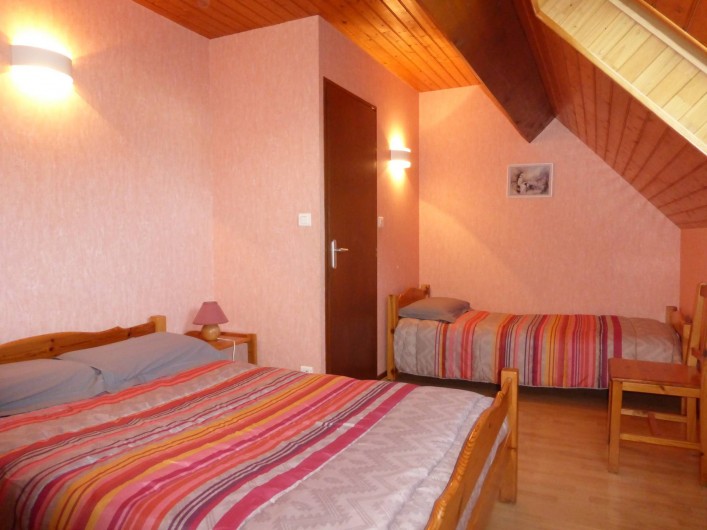 Location de vacances - Gîte à Esquièze-Sère - CHAMBRE  2 lits