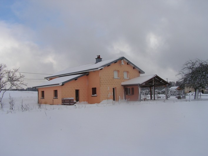 Location de vacances - Chalet à Le Clerjus - coté ouest en hiver