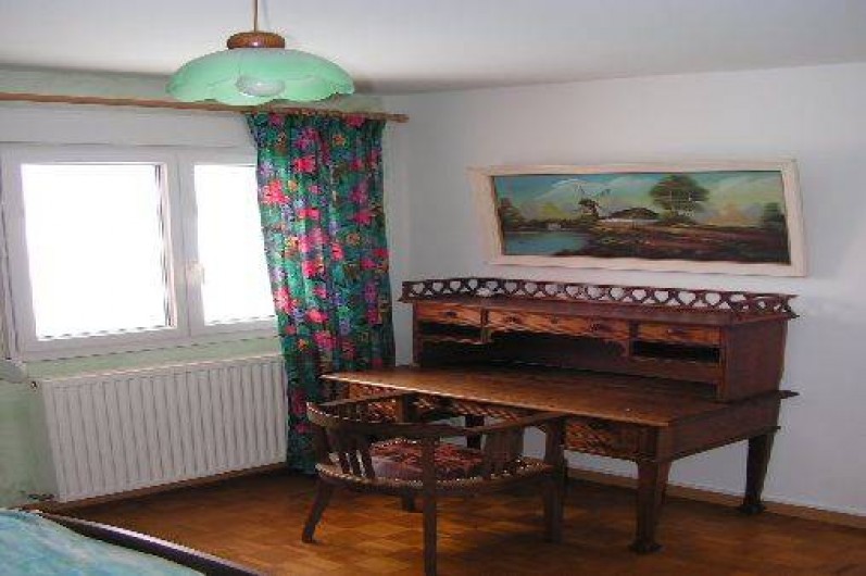 Location de vacances - Chalet à Le Clerjus - le bureau de la chambre parentale