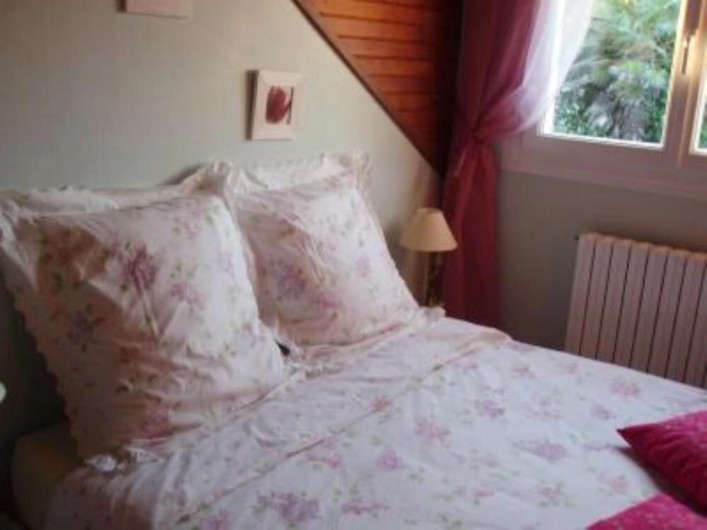 Location de vacances - Maison - Villa à Sauzon - chambre vue jardin