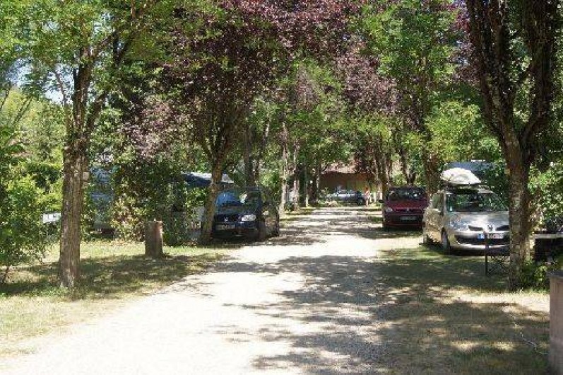 Location de vacances - Camping à Damiatte - emplacement nu tente caravane ou camping car