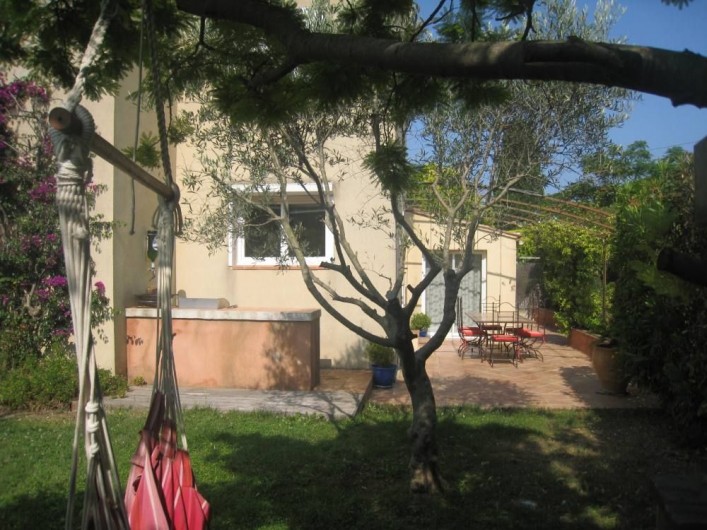 Location de vacances - Maison - Villa à Six-Fours-les-Plages - Jardin, coin barbecue