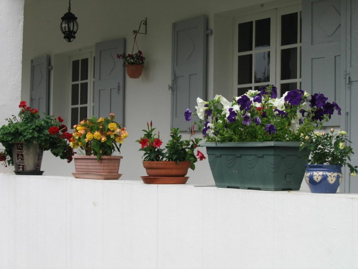 Location de vacances - Appartement à Argelès-Gazost - entrée de la cuisine sur la loggia