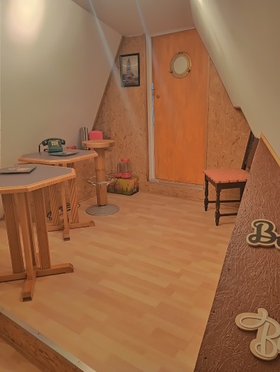 Location de vacances - Chambre d'hôtes à Sainte-Marie-aux-Mines - ou sur des tabouret de BAR avec musique ...ambiance ++ jeune!!!!!!!!