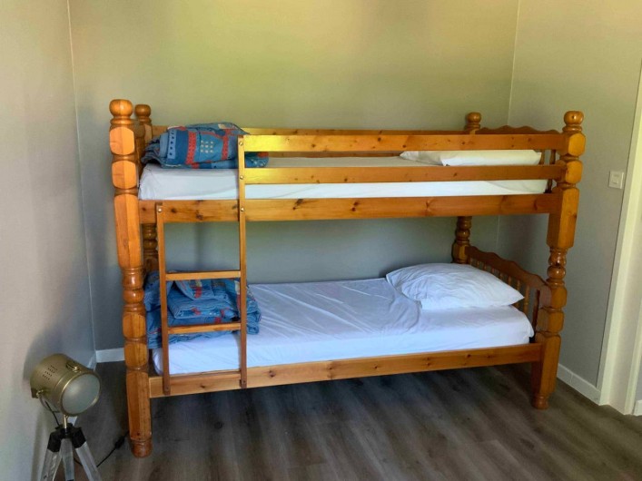 Location de vacances - Gîte à Seigy - Chambre 1 avec lit superposé