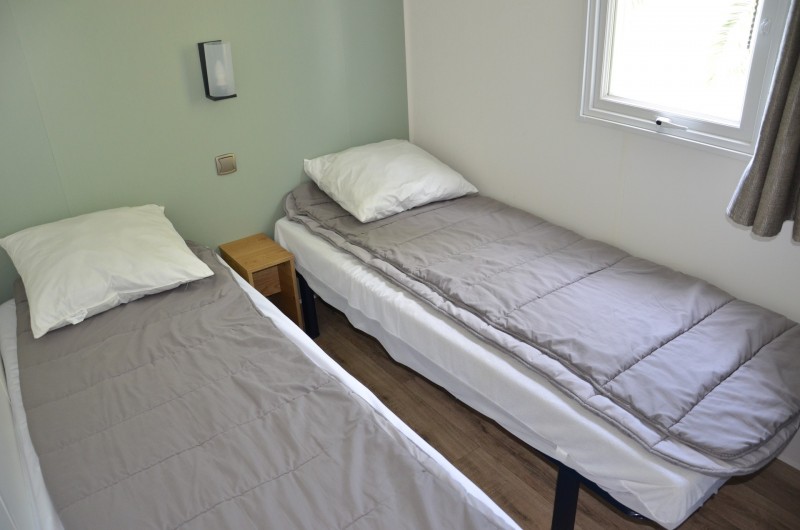 Location de vacances - Bungalow - Mobilhome à Argelès-sur-Mer - Deuxième chambre (oreillers + couettes)