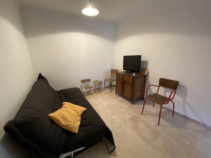 Location de vacances - Villa à Collias - 1 étage pièce télé