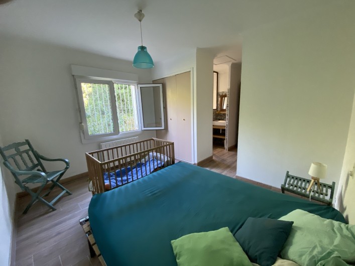 Location de vacances - Villa à Collias - RDC Chambre 1 avec Salle d'eau ( Douche )