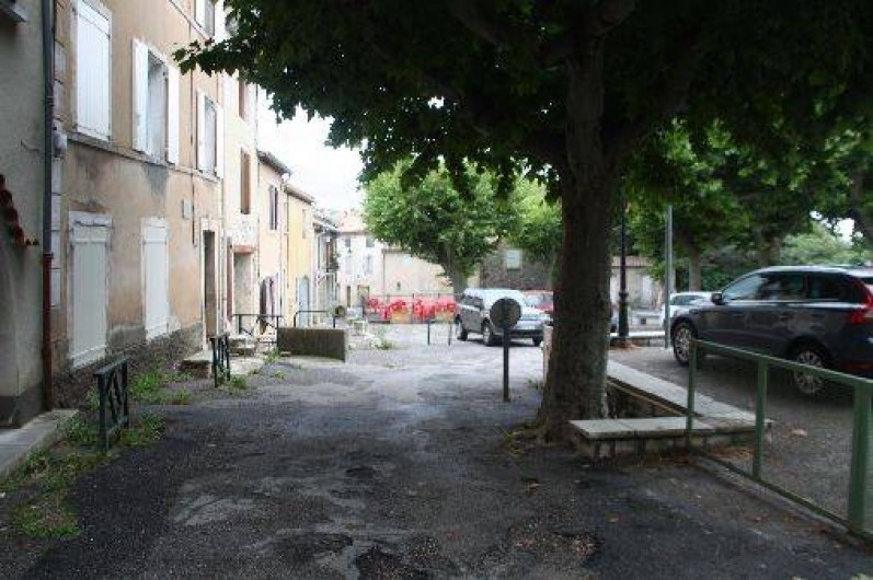 Location de vacances - Villa à Saint-Étienne-les-Orgues - Place du village