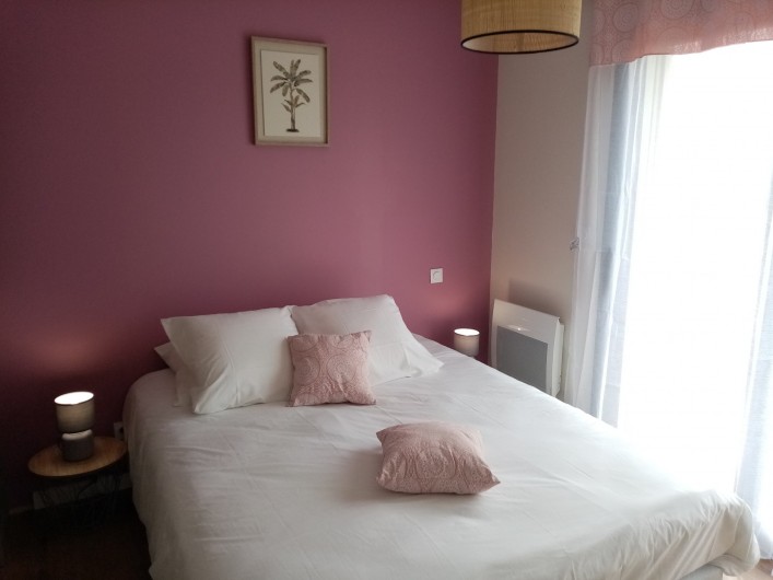 Location de vacances - Villa à Saint-Thomas - Chambre rose avec lit en 160 ou 2 lits en 80, exposée sud avec accès terrasse