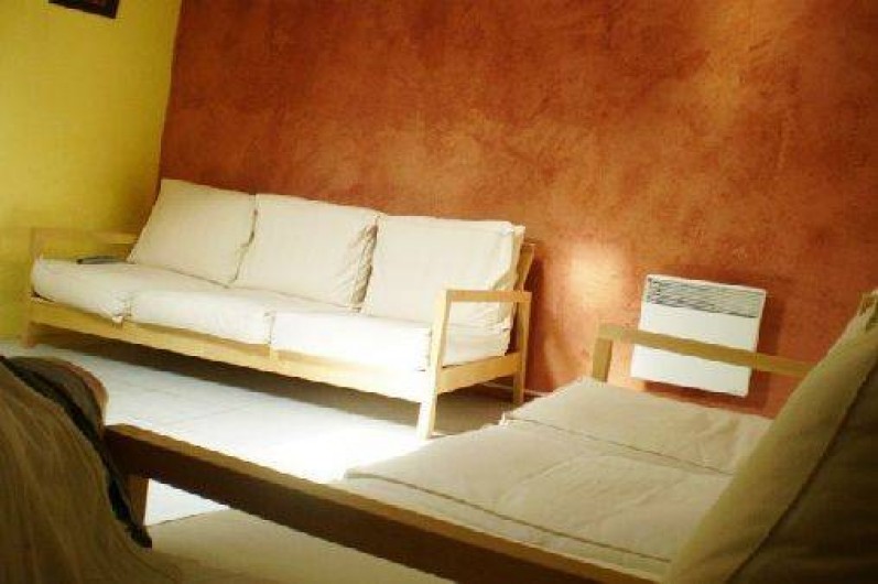 Location de vacances - Appartement à Éguilles - Le salon TV, 2 Sofas 3 places, Grand écran de 120 cm, 3D