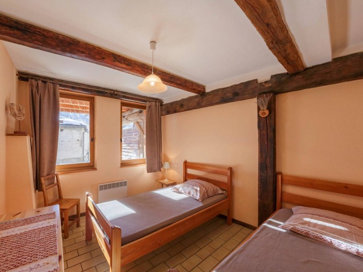 Location de vacances - Appartement à Saint-Véran - Chambre 2 lits à 1 place