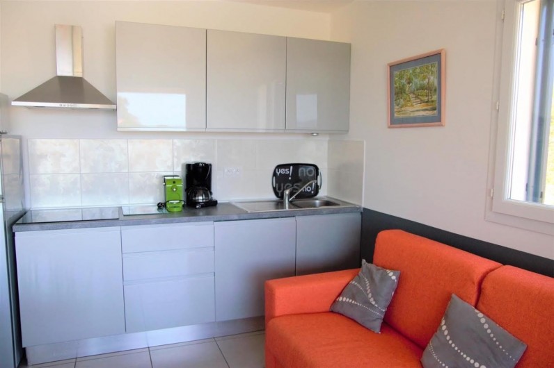 Location de vacances - Appartement à Santa-Lucia-di-Moriani - Cuisine équipée