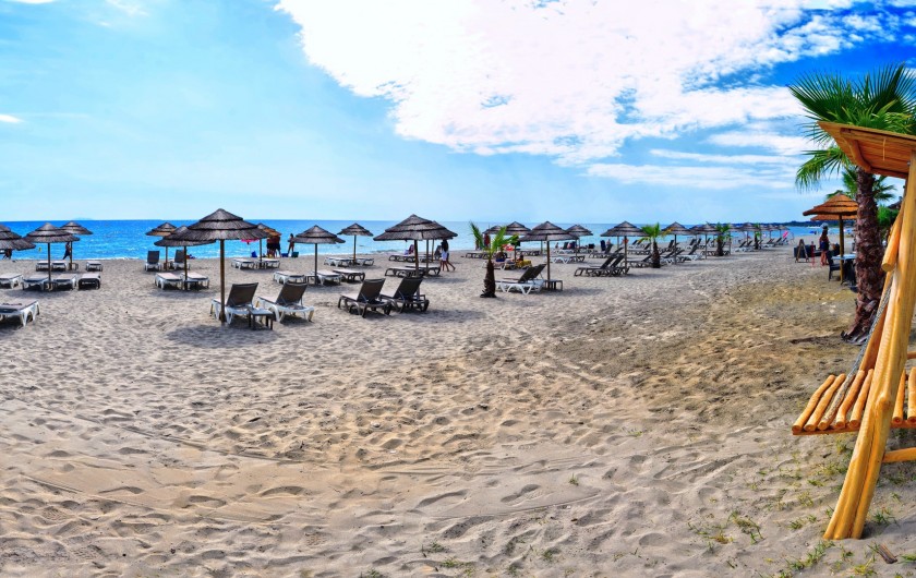 Location de vacances - Appartement à Santa-Lucia-di-Moriani - Notre plage aménagée