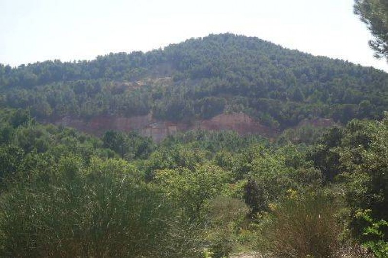 Location de vacances - Villa à Bédoin - CARRIERE D OCRE  VUE  DE LA TERRASSE