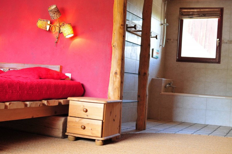 Location de vacances - Chalet à Albiez-Montrond - chambre 5 vue salle de bain