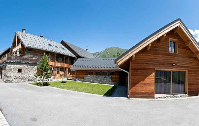 Location de vacances - Chalet à Albiez-Montrond - extérieur été