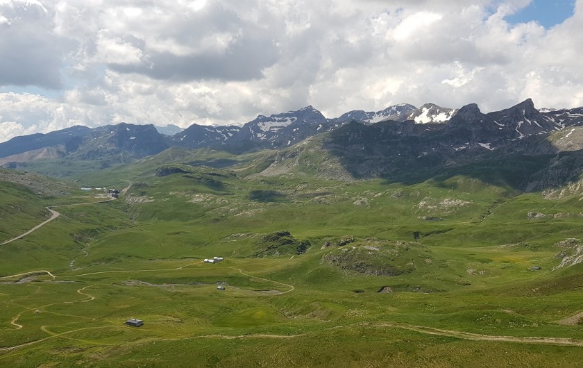 Location de vacances - Gîte à Laruns - Vue de la frontière Espagnole depuis le cirque d'Anéou
