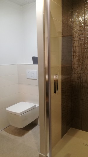Location de vacances - Gîte à Laruns - Douche et coin toilette