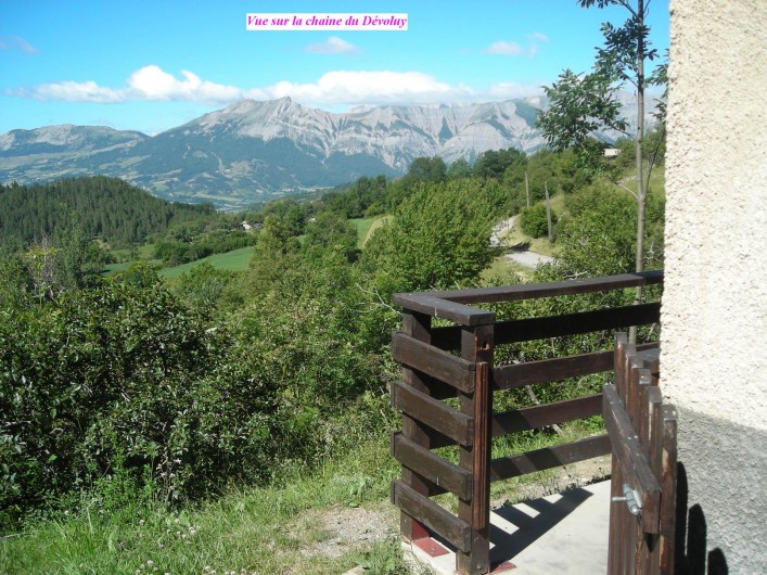 Location de vacances - Studio à Chaillol - Vue sur la chaine du dévoluy