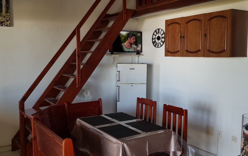 Location de vacances - Maison - Villa à Bois De Nèfles - Séjour du F3 avec mezzanine