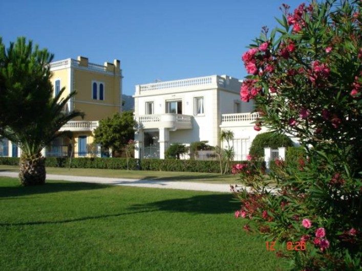 Location de vacances - Chalet à Argelès-sur-Mer - Villa vue depuis la promenade en bord de mer
