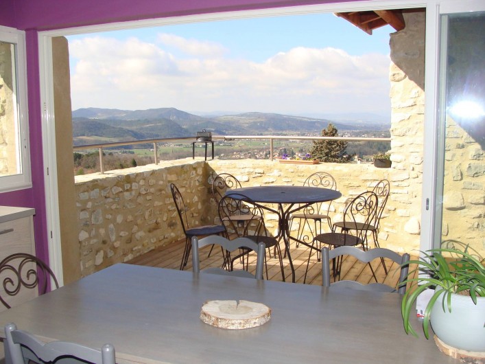 Location de vacances - Mas à Mirabel-et-Blacons - terrasse sud vue de la cuisine