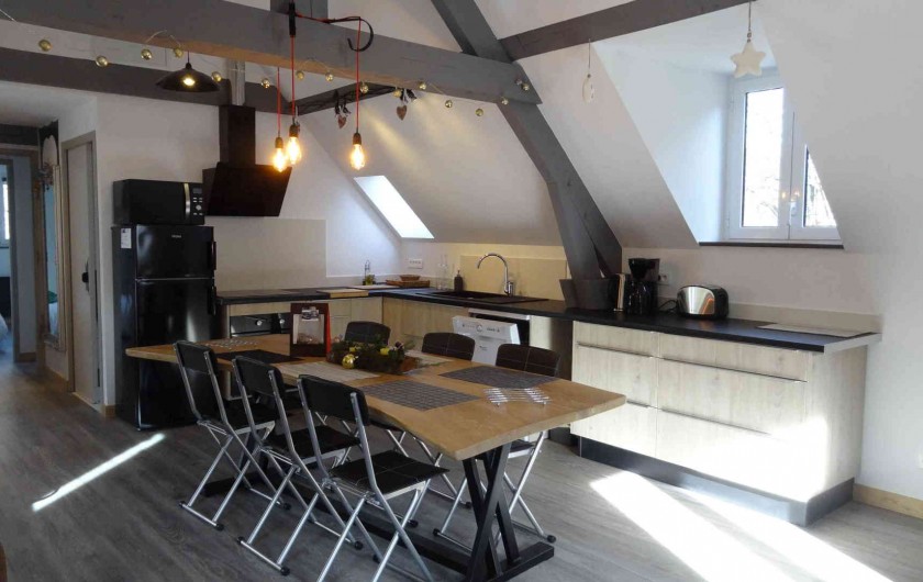 Location de vacances - Chalet à Estaing - RÊVE DE GOSSE le gîte CASSIOPEE L'espace cuisine