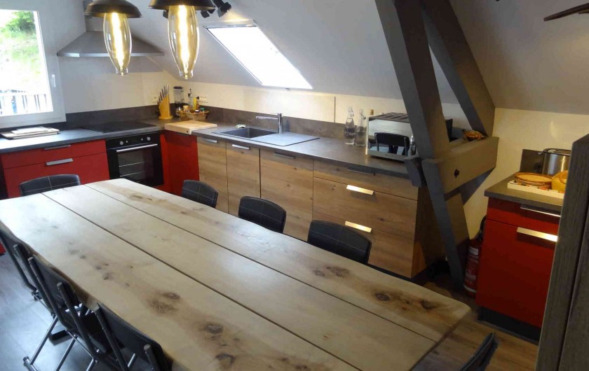 Location de vacances - Chalet à Estaing - RÊVE DE GOSSE le gîte KAIROS l'espace cuisine