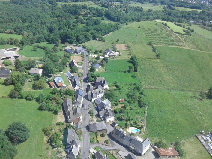 Location de vacances - Gîte à Allassac - vue du village la chartroulle