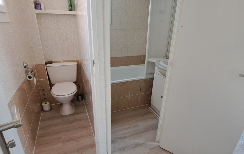 Location de vacances - Appartement à Le Cap d'Agde - WC et salle de bain séparés