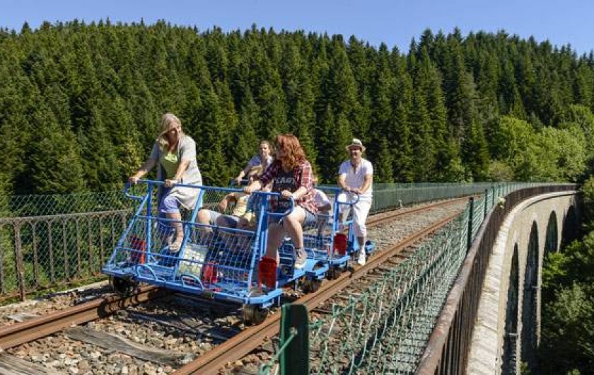 Location de vacances - Gîte à Landos - vélo rail