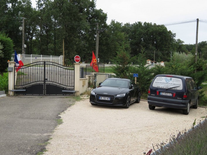 Location de vacances - Chambre d'hôtes à Donzac - Le coin Parking
