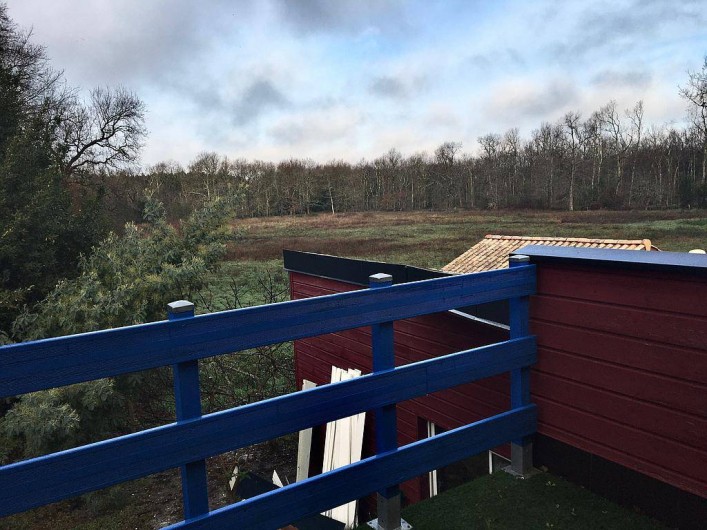 Location de vacances - Chambre d'hôtes à Grayan-et-l'Hôpital - Terrasse privative donnant sur la forêt