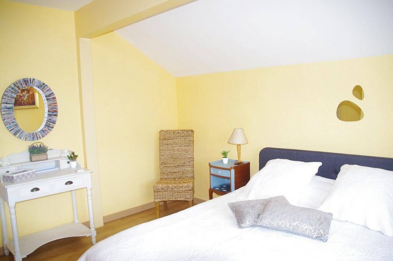 Location de vacances - Chambre d'hôtes à Grayan-et-l'Hôpital - Chambre château d'Estournel donnant sur l'entrée de la maison