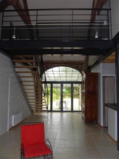 Location de vacances - Gîte à Roussennac - Entrée du gîte (vue intérieure)