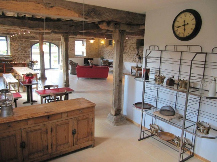 Location de vacances - Gîte à Roussennac - Vue depuis la cuisine de la maison d'hôtes